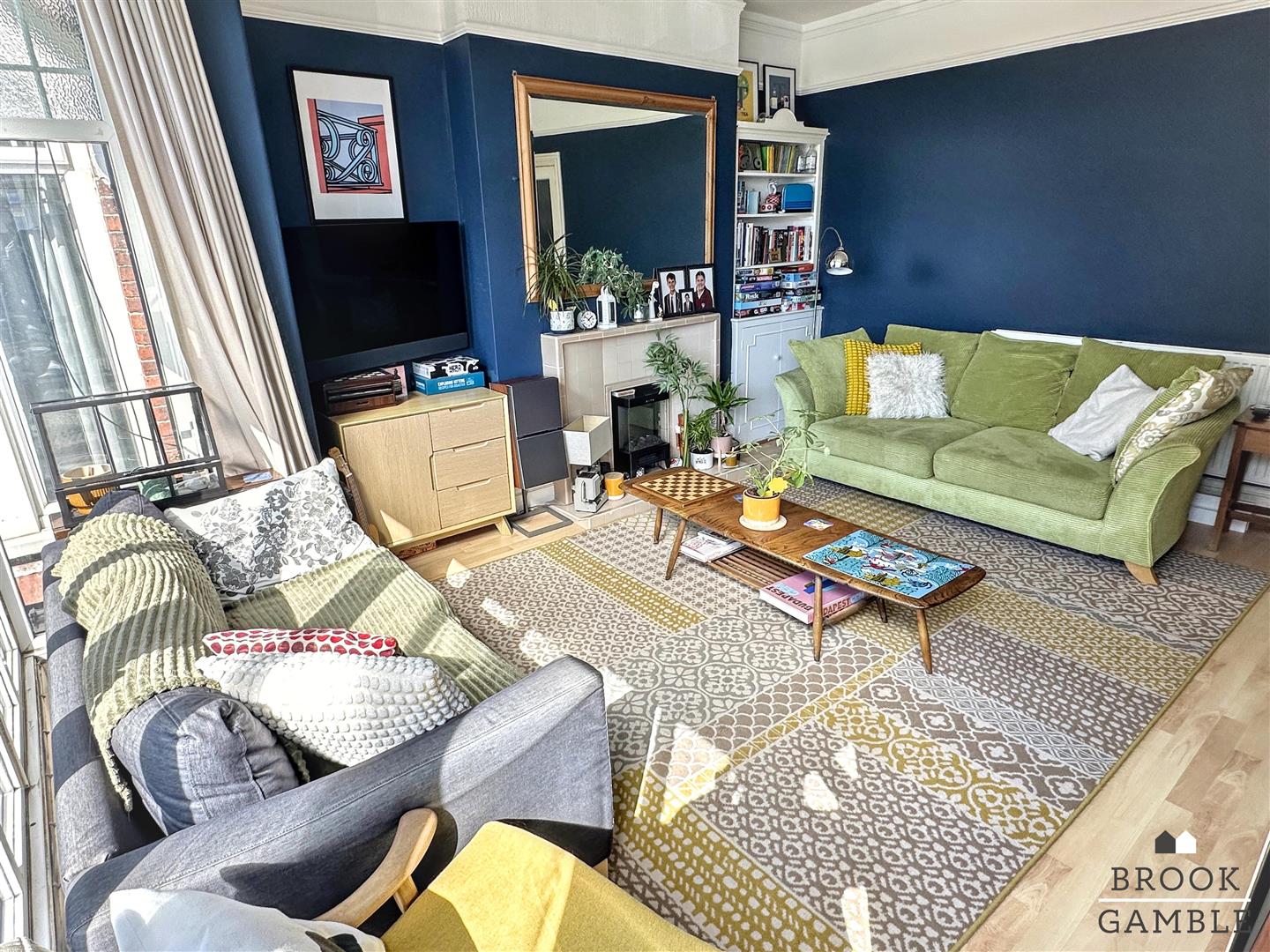 3 Bedroom Maisonette. Vicarage Road in Eastbourne,  17